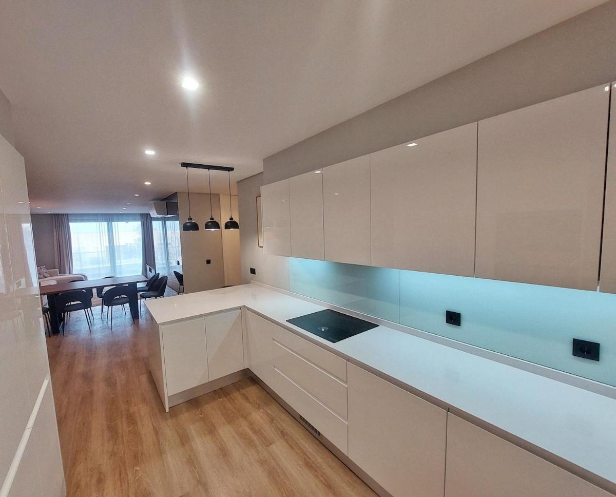 Funchal Infinito Azul - Moderno Elegante E Bem Localizado Apartamento